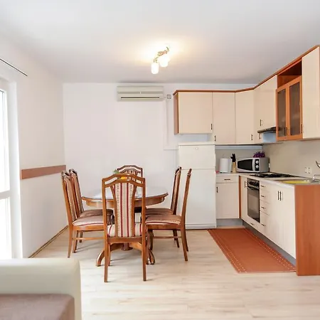 Apartment Orlovic Old Town