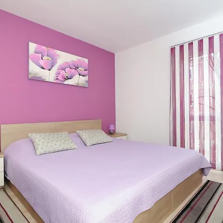 Orlovic Old Town Apartment