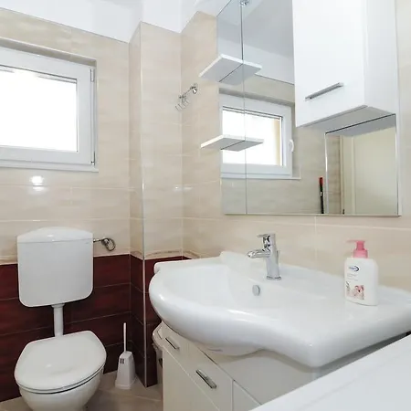 Orlovic Old Town شقة زادار