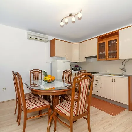 Apartment Orlovic Old Town