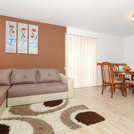 Apartment Orlovic Old Town